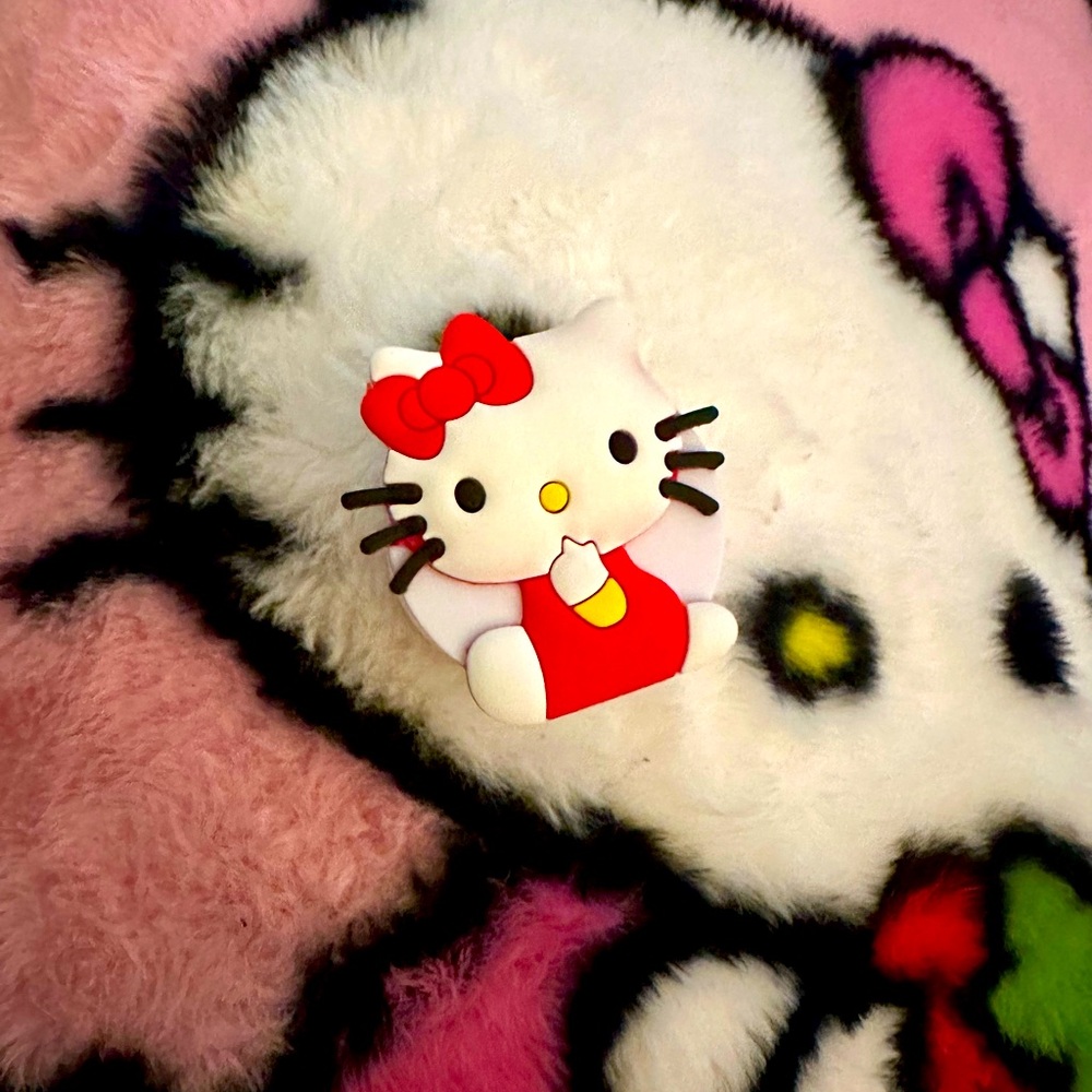NWT Hello Kitty Red Phone Grip Stand Pop Socket Style Holder - Picture 2 of 6